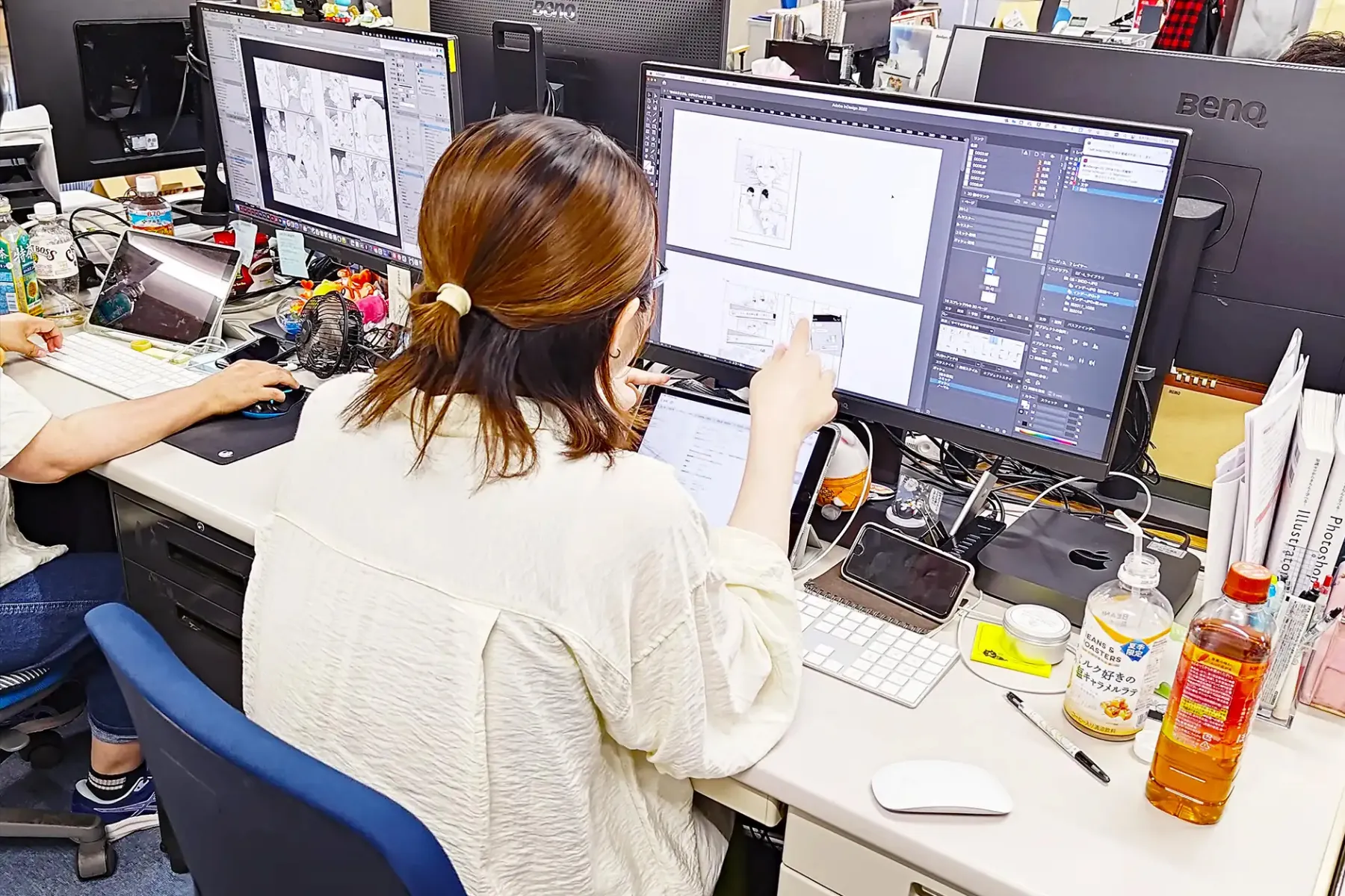 コミック制作をDTPで支える制作部の業務風景